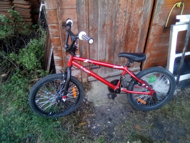 Bonjour Vend Bmx Rouge,noir Et Blanc 3 Bonjour Vend Bmx Rouge,noir Et Blanc