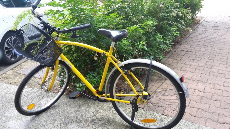 Joli Vlo Jaune, Prix Dbattre. 3 Joli Vlo Jaune, Prix Dbattre.